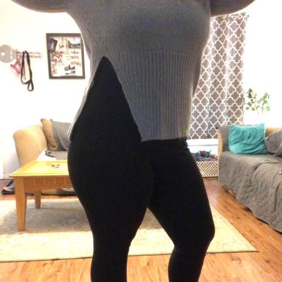 Wildfang Women’s asymmetrical sweater - Picture 1 of 5